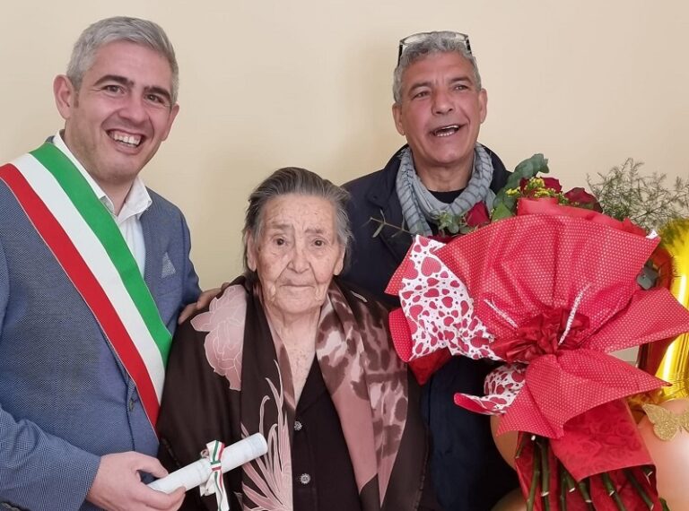 San Salvatore di Fitalia: Maria Rosa Calcò ha compiuto 102 anni