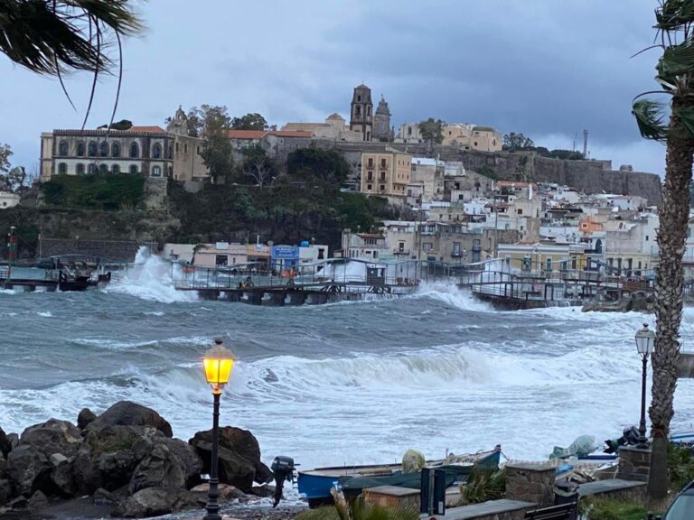 Maltempo in Sicilia, Schifani: «Stiamo valutando la possibilità di dichiarare lo stato di crisi regionale» 