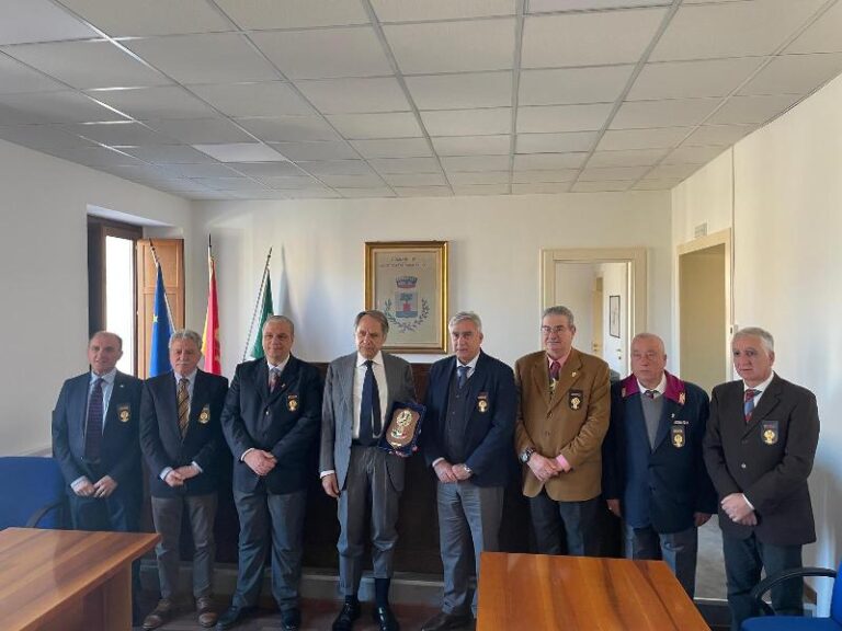 Sant’Agata Militello: la delegazione provinciale dell’associazione sezione “Nino D’Angelo” della Polizia di Stato in congedo in visita al comune