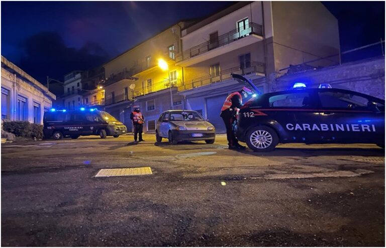 Santo Stefano di Camastra – Controlli straordinari dei Carabinieri. 5 persone denunciate. Sequestrata una discarica abusiva