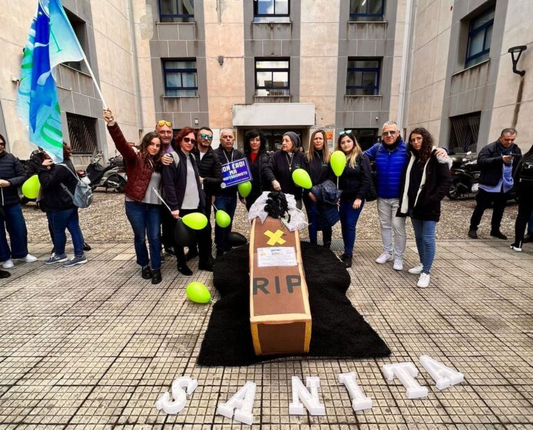 Scipero al Policlinico di Messina, la protesta di oltre 400 lavoratori precari