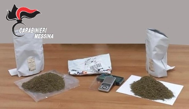 Droga in casa, 24enne barcellonese arrestato dai Carabinieri. Denunciata la moglie 22enne