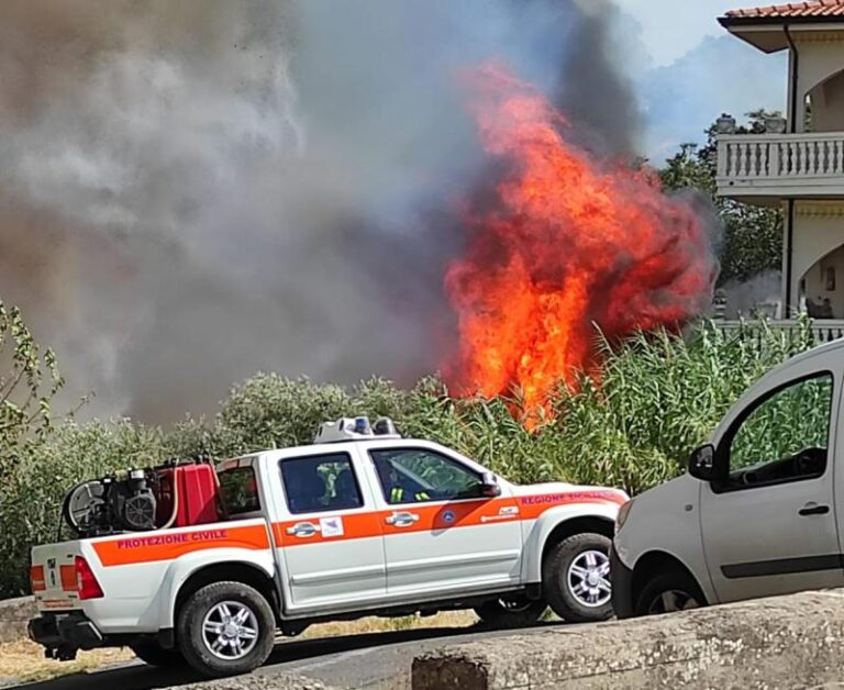 Incendi: circolazione ferroviaria sospesa tra Santo Stefano e Caronia