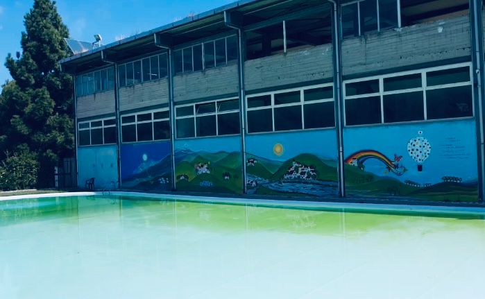 Fondachelli Fantina: i colori dei murales per la piscina
