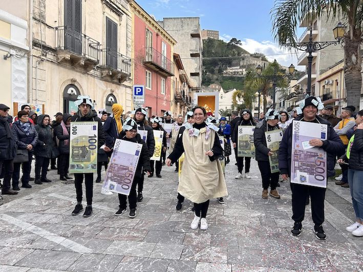 Grande partecipazione al Carnevale Luciese. Tra storia, tradizione e tanta buona musica