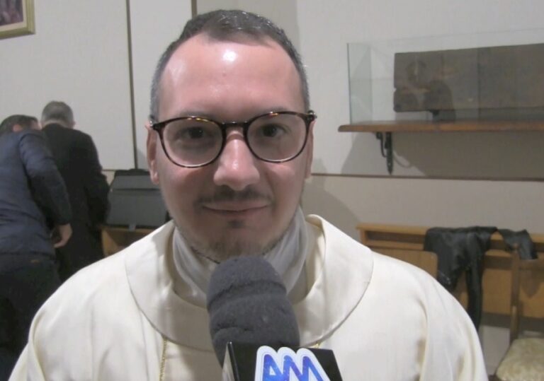 San Filippo del Mela: Presentato il nuovo Parroco, Don Enrico Mortillaro. Oggi servizio durante AM Notizie.