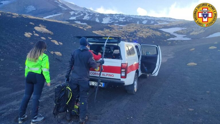 Etna, sci-alpinista in difficoltà lancia s.o.s con app da smartphone. Salvato dal soccorso alpino