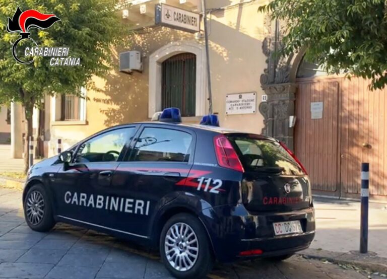 Aci Sant’Antonio, principio di incendio in una casa per anziani. Provvidenziale intervento dei carabinieri