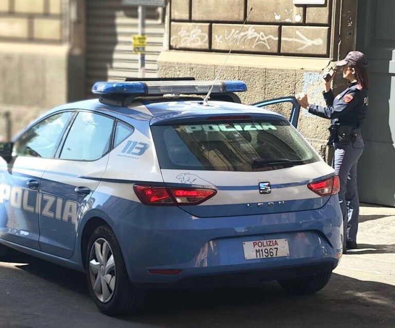 Catania, speronano auto della Polizia per sfuggire ai controlli. Arrestati dopo una folle fuga due presunti pusher