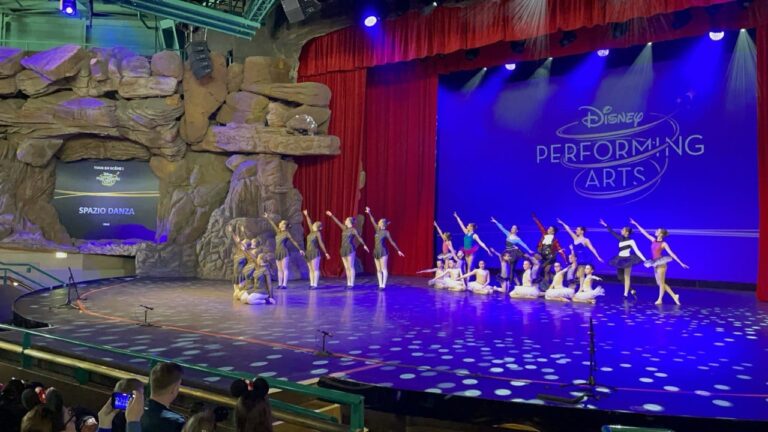 Spazio Danza da Capo d’Orlando fino al palco di Disneyland Paris