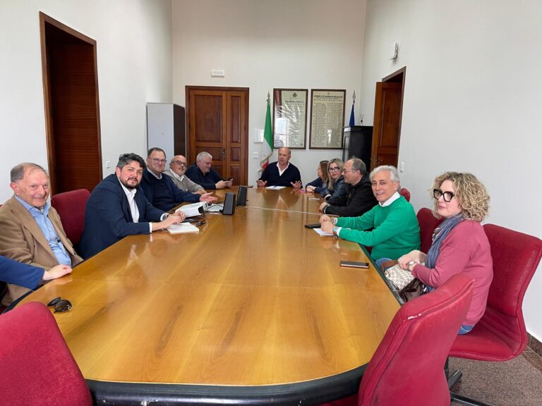 L’Amministrazione incontra  rappresentanti del Centro commerciale naturale e ufficializza il ritorno dell’isola pedonale nel centro cittadino