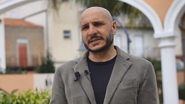Oliveri, il sindaco Francesco Iarrera: “Quei dossi obbligano a rallentare, hanno evitato ed evitano incidenti stradali, li lascio li!”