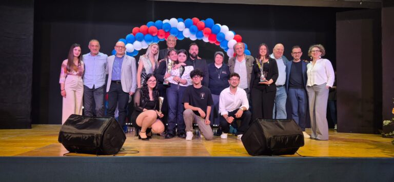 Barcellona Pozzo di Gotto: A Cantando Sanremo vincono Ambra Ilacqua e il duo Samuela Giorgianni e Francesco Pirri