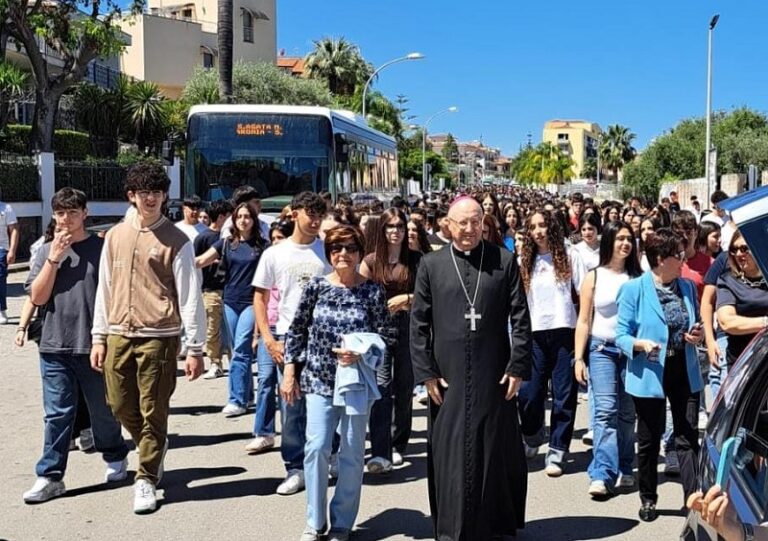 Sant’Agata Militello: la Giornata Giubilare per i ragazzi, la toccante testimonianza di Simona Atzori