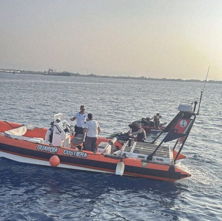 Milazzo: individuati e multati “piloti” di moto d’acqua