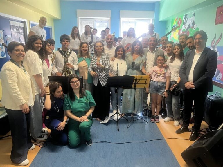 Il Concerto all’Ospedale Barone Romeo, eseguito dagli studenti del Liceo Musicale Merendino di Capo d’Orlando – VIDEO
