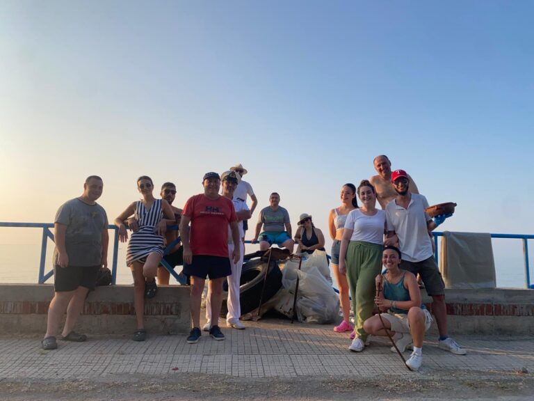 Santo Stefano di Camastra, Consulta Giovanile ripulisce la spiaggia di Ponte degli Orti dai rifiuti