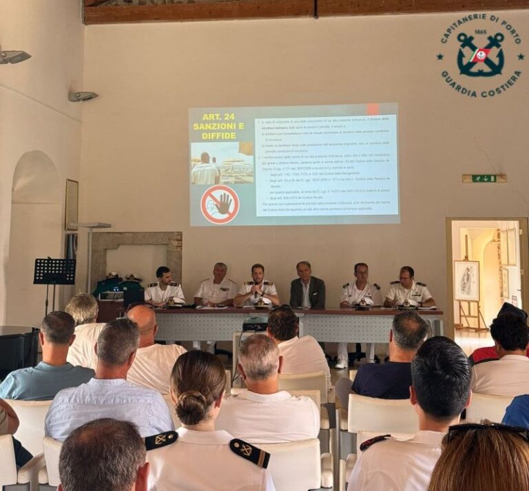 Sant’Agata Militello: la Guardia Costiera ha presentato la nuova ordinanza di sicurezza balneare