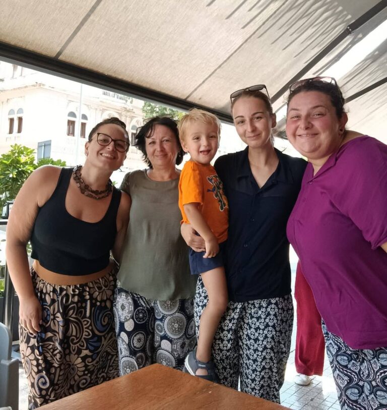 Dall’Ucraina a San Salvatore di Fitalia: Artem, la mamma Yana e la nonna decidono di restare sui Nebrodi