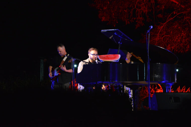 Capo d’Orlando, concerto d’esordio per l’artista Mario Valenti. Suggestioni in musica a Villa Piccolo