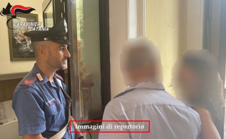 Paternò: minaccia di diffondere video intimo di una coppia. 32enne denunciato per tentata estorsione