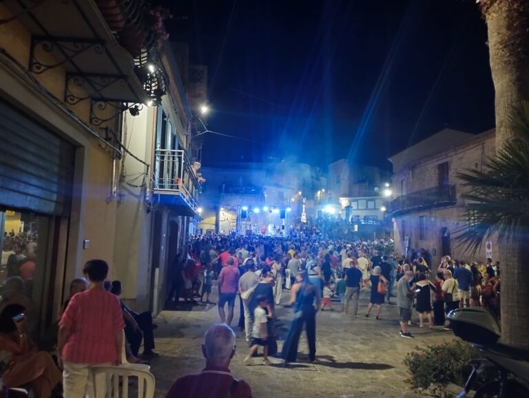 Ficarra – Paese pieno per la “Festa dell’emigrante”. Altri eventi in arrivo – VIDEO