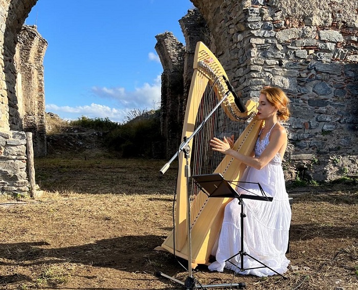 Concerto per arpa e canto tra i ruderi di Gioiosa Guardia