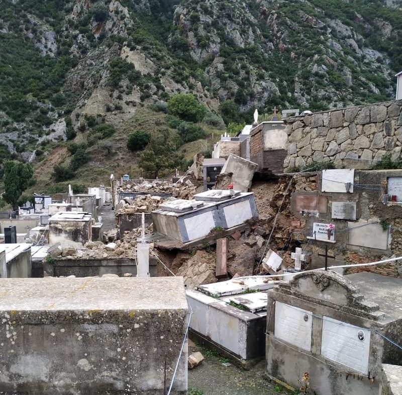 Muro crollato cimitero di Tripi