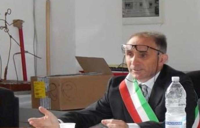 L'ormai ex sindaco di Longi Antonino Fabio