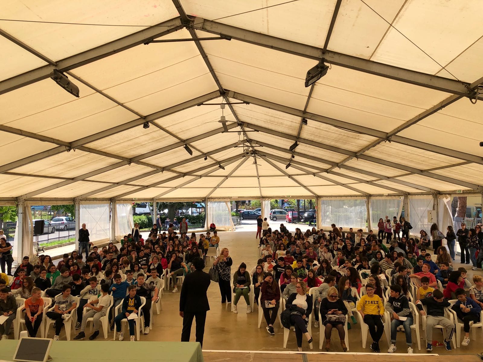 brolo incontro studenti