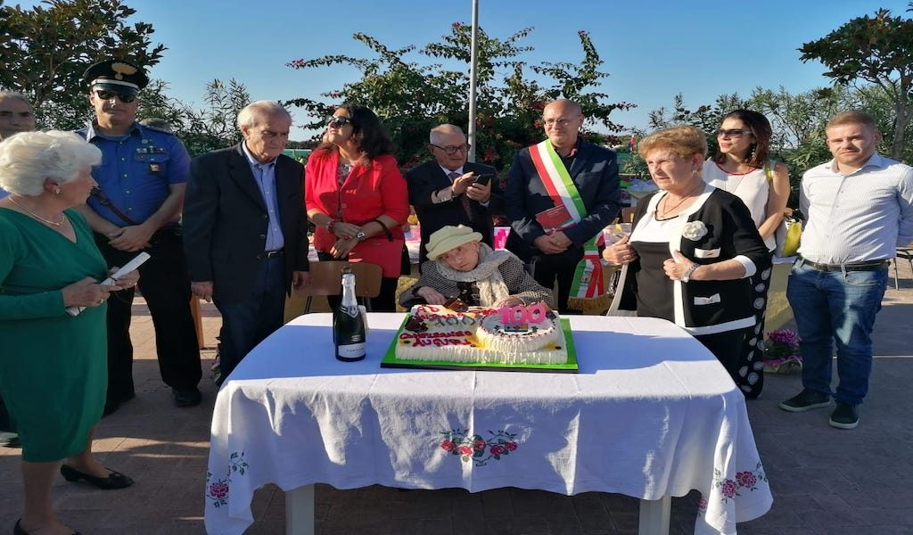 Nonna Antonia compie 100 anni