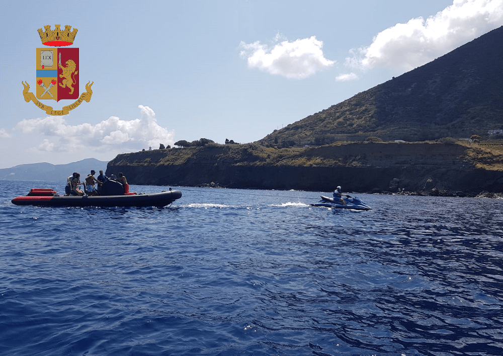 foto salvataggio con logo-min-min