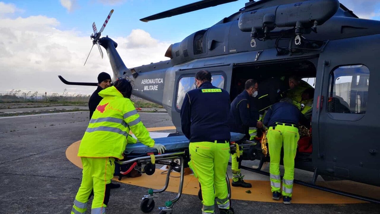 lipari soccorso elicottero aeronautica